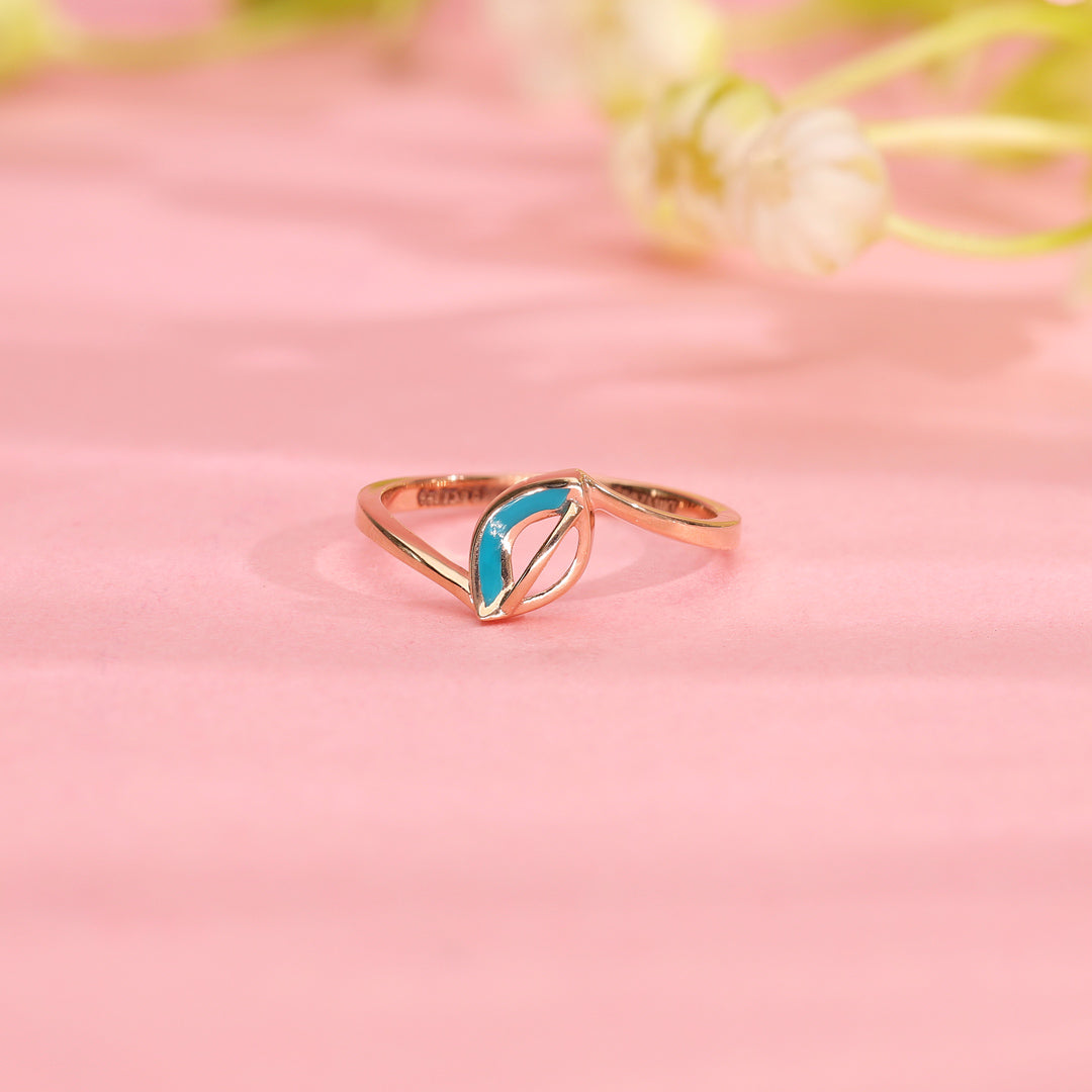 Fine Line Gold Fashion Ring for Women