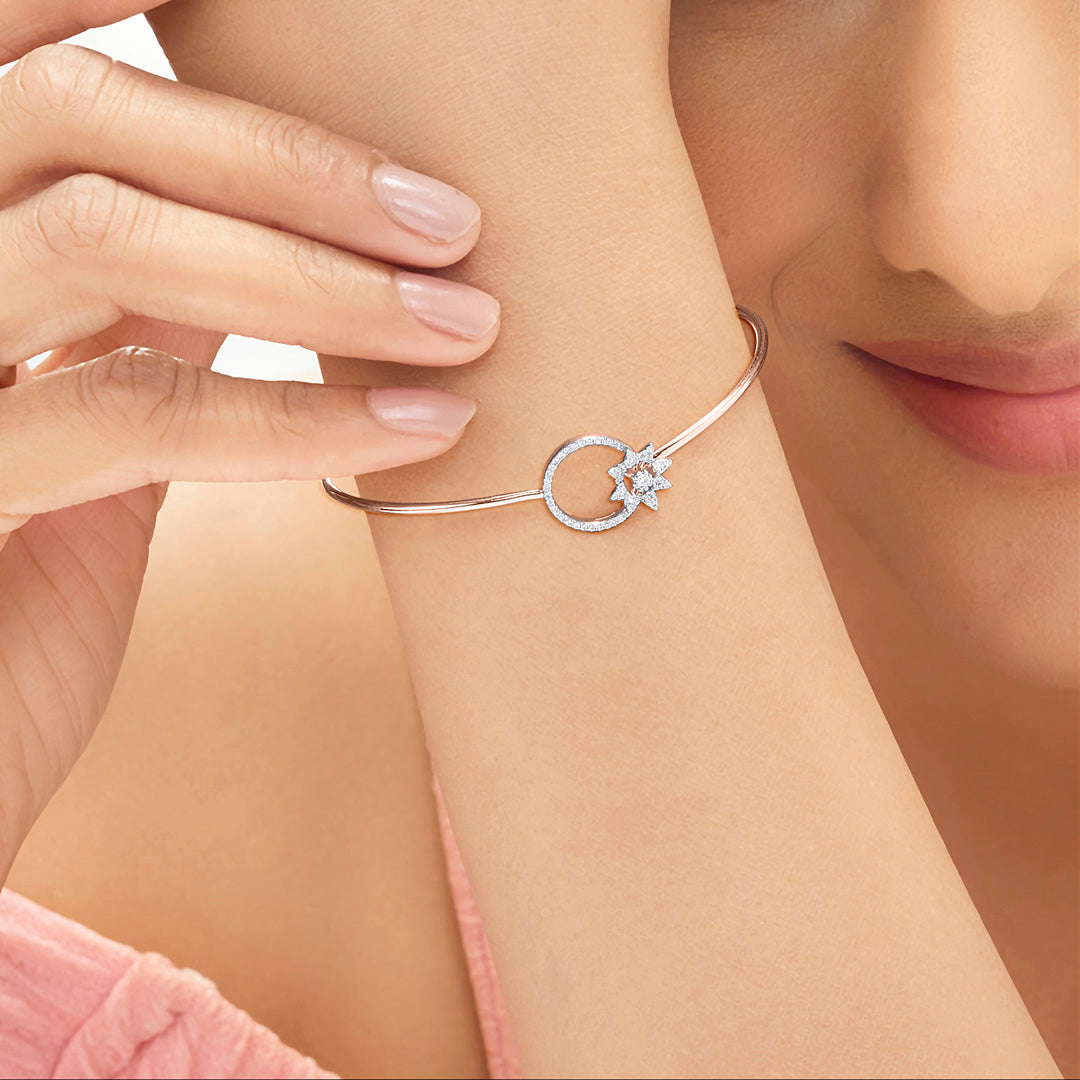 Floral Halo Diamond & Gold Oval Bracelet for Women