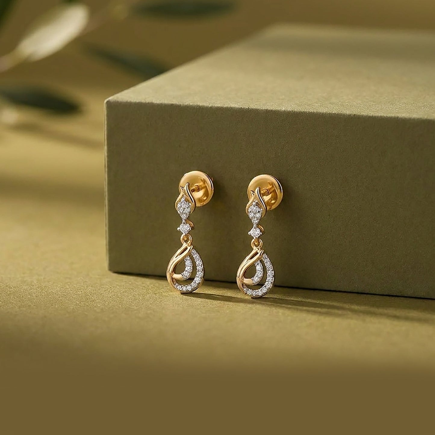 Shimmer Cascade Drops & Danglers Yellow Gold & Diamond Earrings