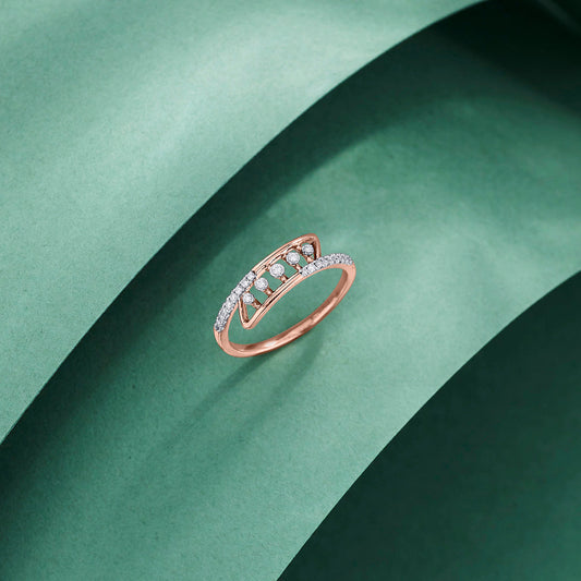 Linked Curve Diamond & Gold Fashion Ring for Women