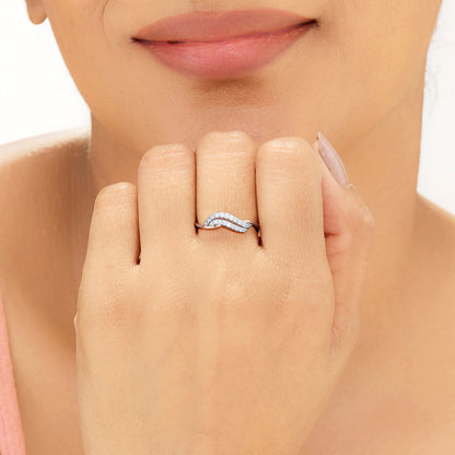 Woven Flow Diamond & Gold Fashion Ring for Women