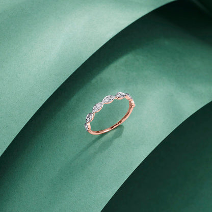 Vyra Glow Diamond & Gold Casual Ring for Women