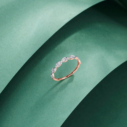 Vyra Glow Diamond & Gold Casual Ring for Women