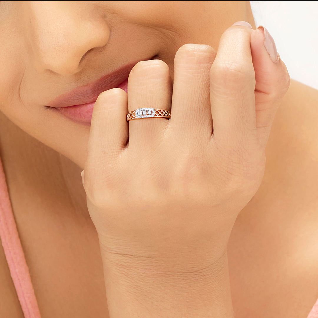 Mesh Glow Diamond & Gold Fashion Ring for Women