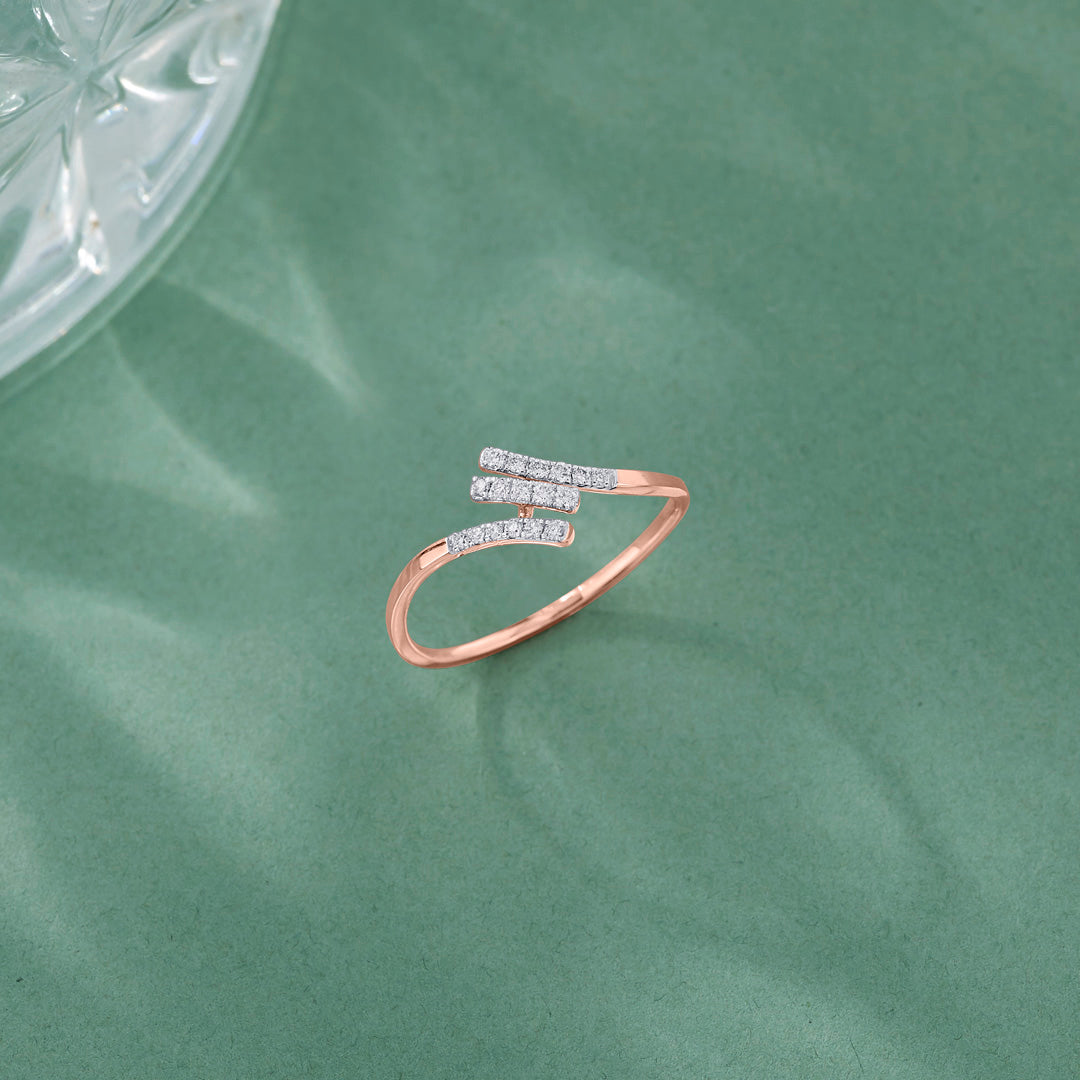 Linked Affection Diamond & Gold Fashion Ring for Women