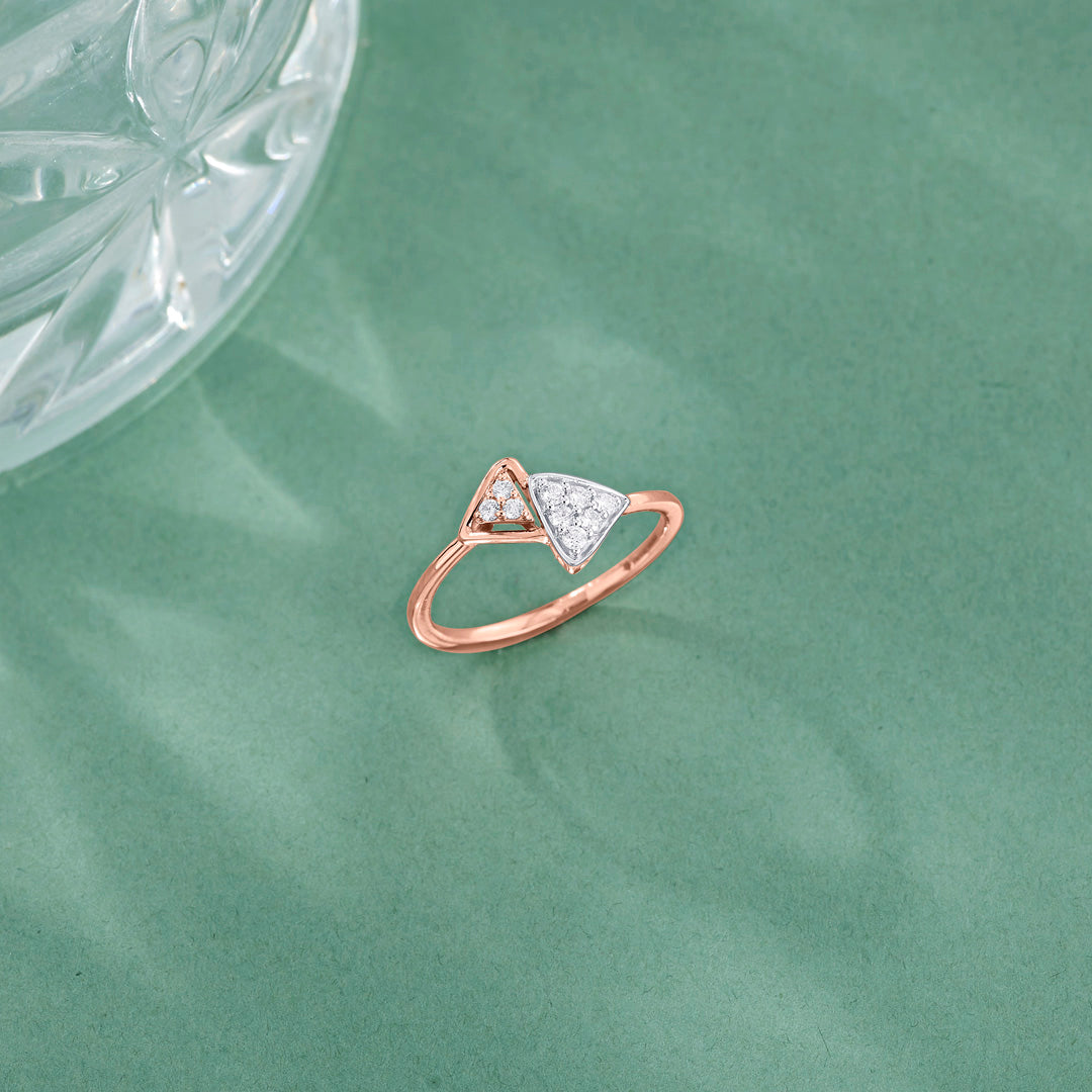 Interlocked Triangles Diamond & Gold Casual Ring for Women