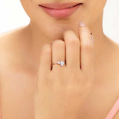 Interlocked Triangles Diamond & Gold Casual Ring for Women