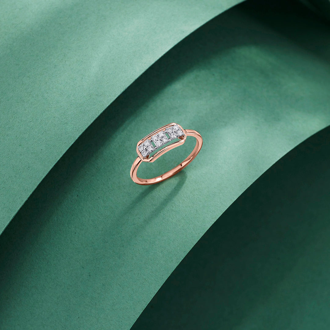 Sculpt Form Diamond & Gold Fashion Ring for Women