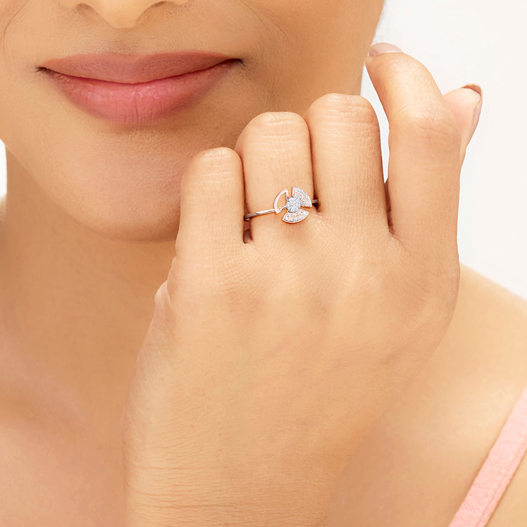 Spiral Fins Diamond & Gold Casual Ring for Women