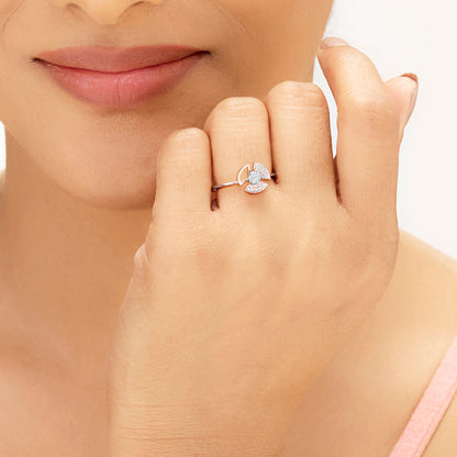 Spiral Fins Diamond & Gold Casual Ring for Women