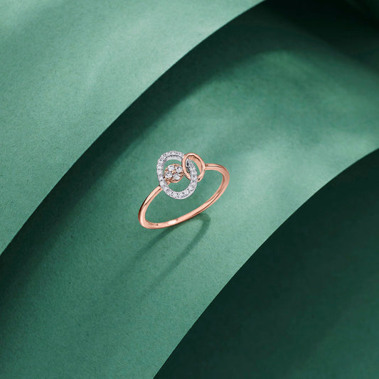 Linked Glow Diamond & Gold Fashion Ring for Women