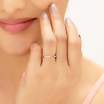 Love Points Diamond & Gold Fashion Ring for Women