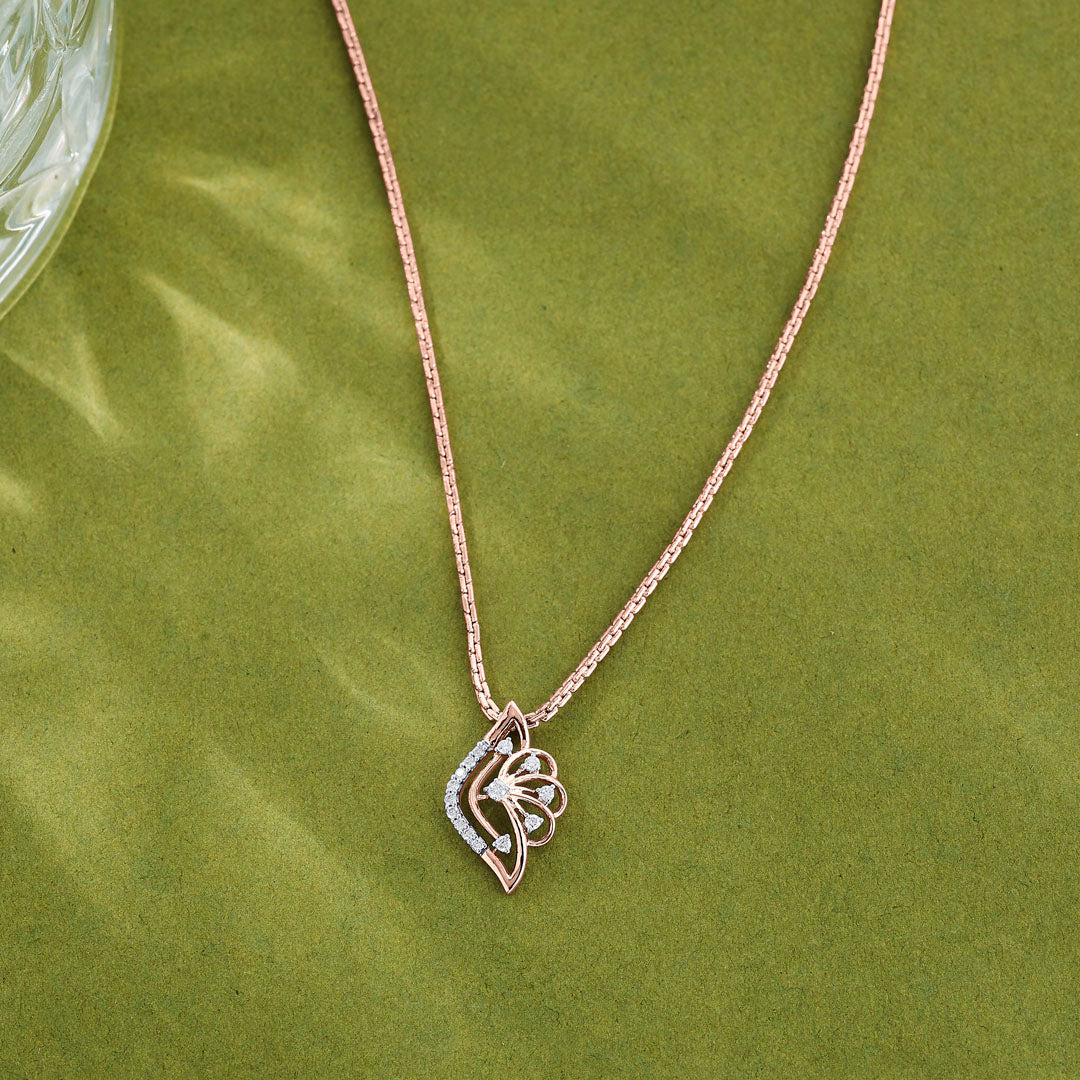 Coastal Shell Diamond & Gold Classic Pendant for Women