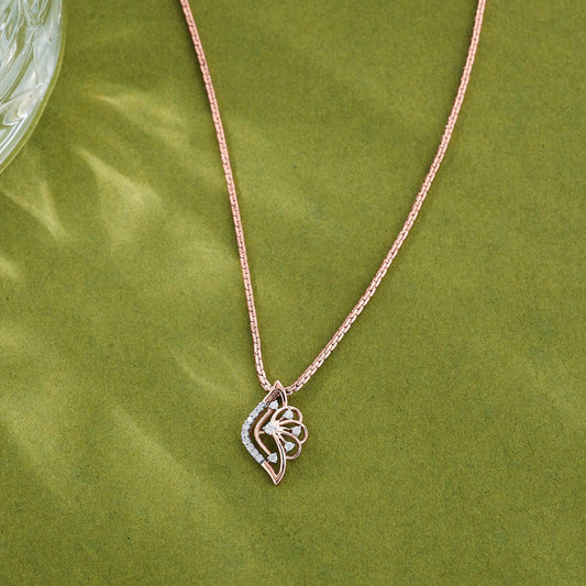 Coastal Shell Diamond & Gold Classic Pendant for Women