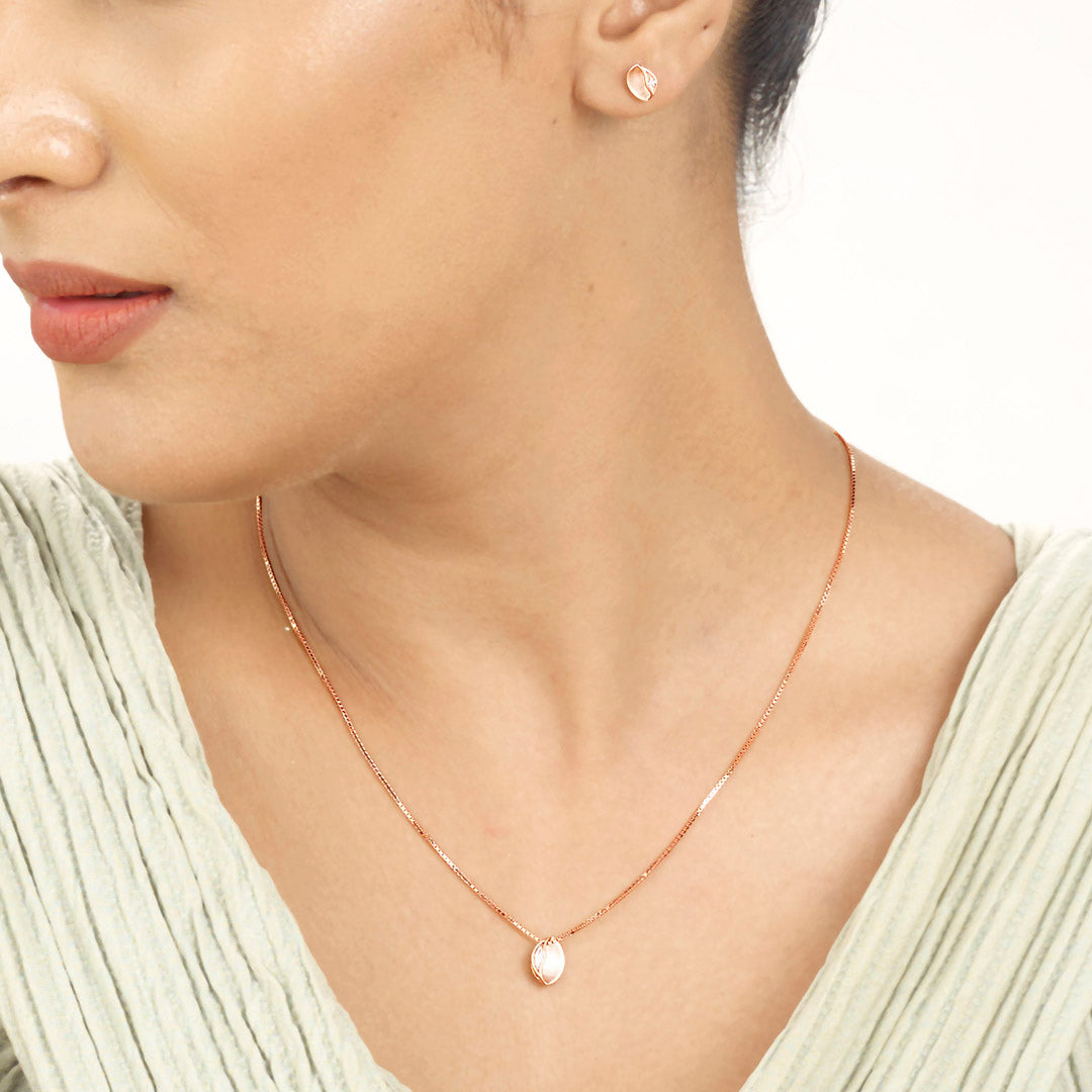 Rosé Opal Gold Necklace Set for Women
