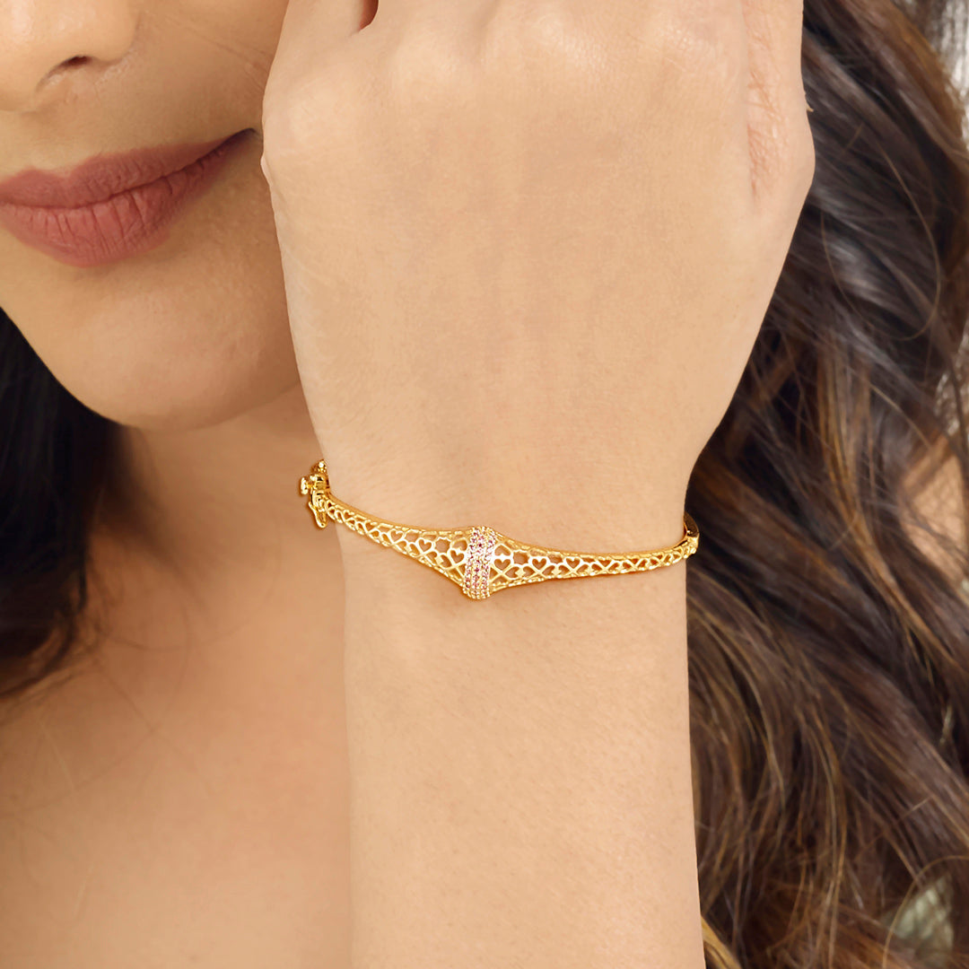 Velvet Twist Gold Oval Bracelet for Women