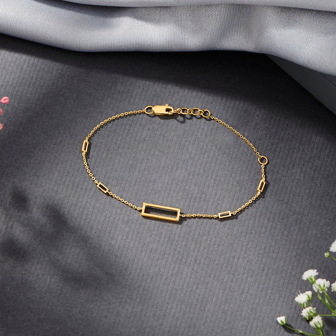 Sleek Trace Gold Flexible Bracelet for Women