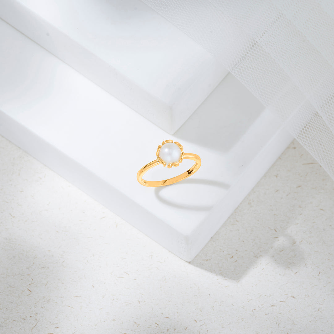 Daisy Bloom Gold Pearl Ring for Women