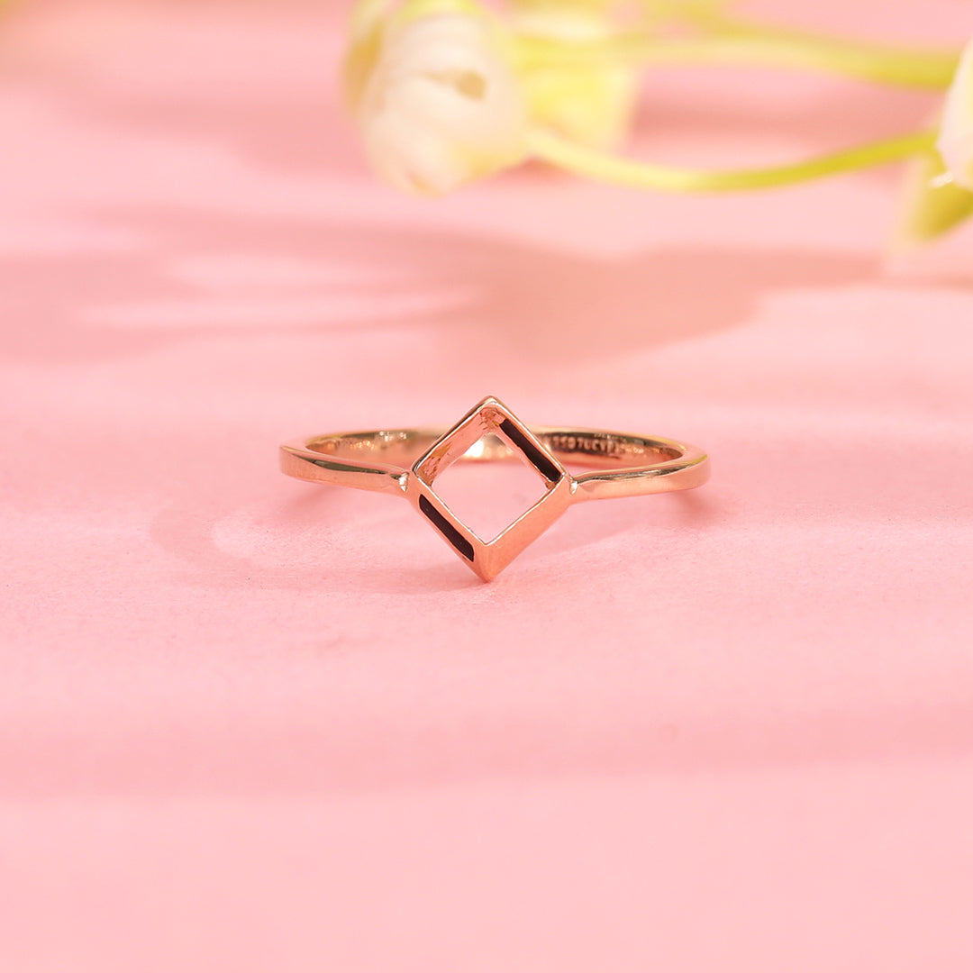 Sharp Curve Gold Casual Ring for Women