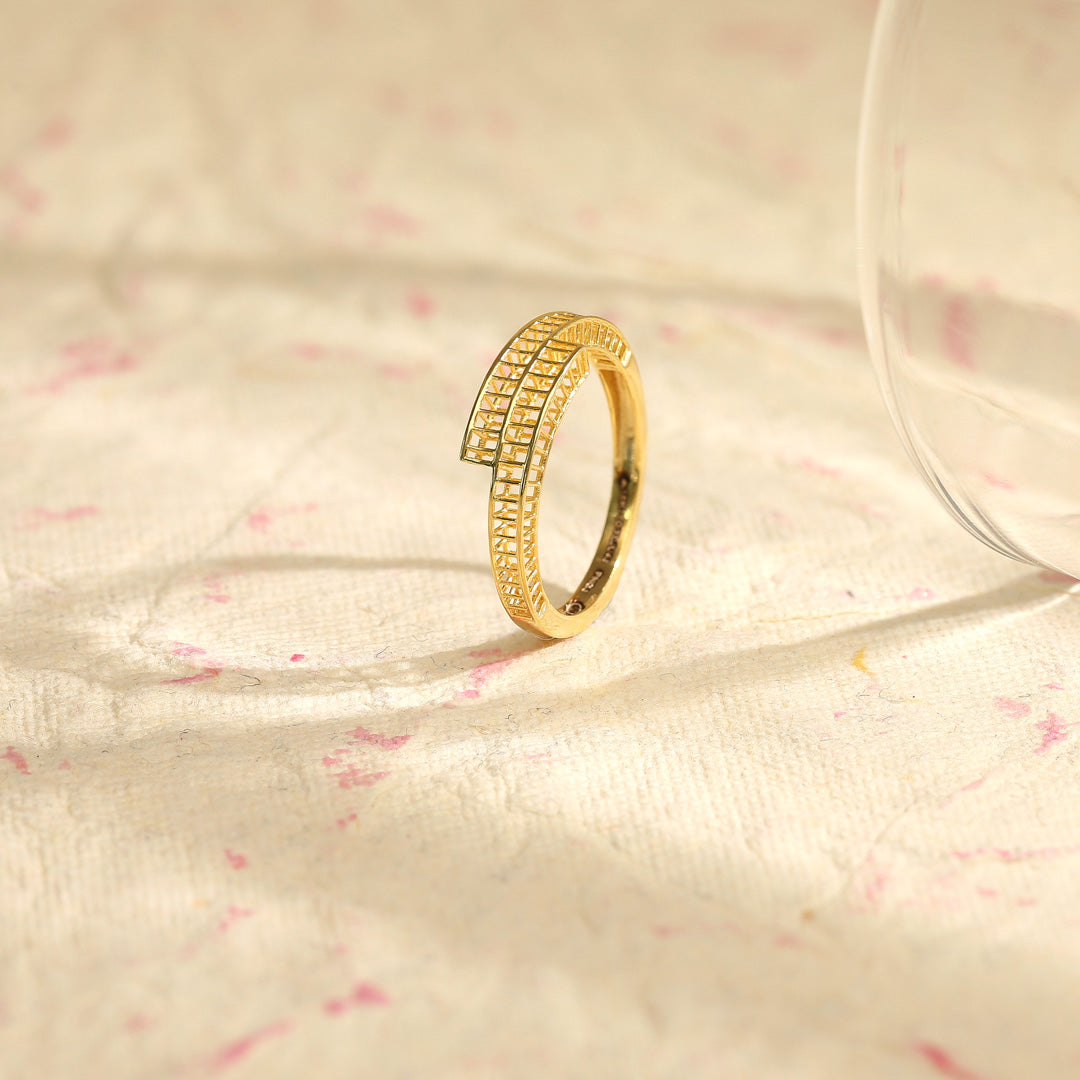 Flow Band Gold Fashion Ring for Women