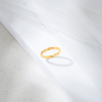 Liquid Edge Gold Casual Ring for Women