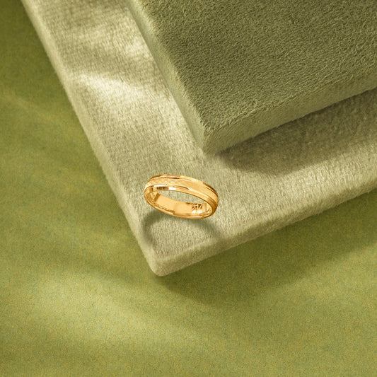 Luxe Arc Women's Gold Ring