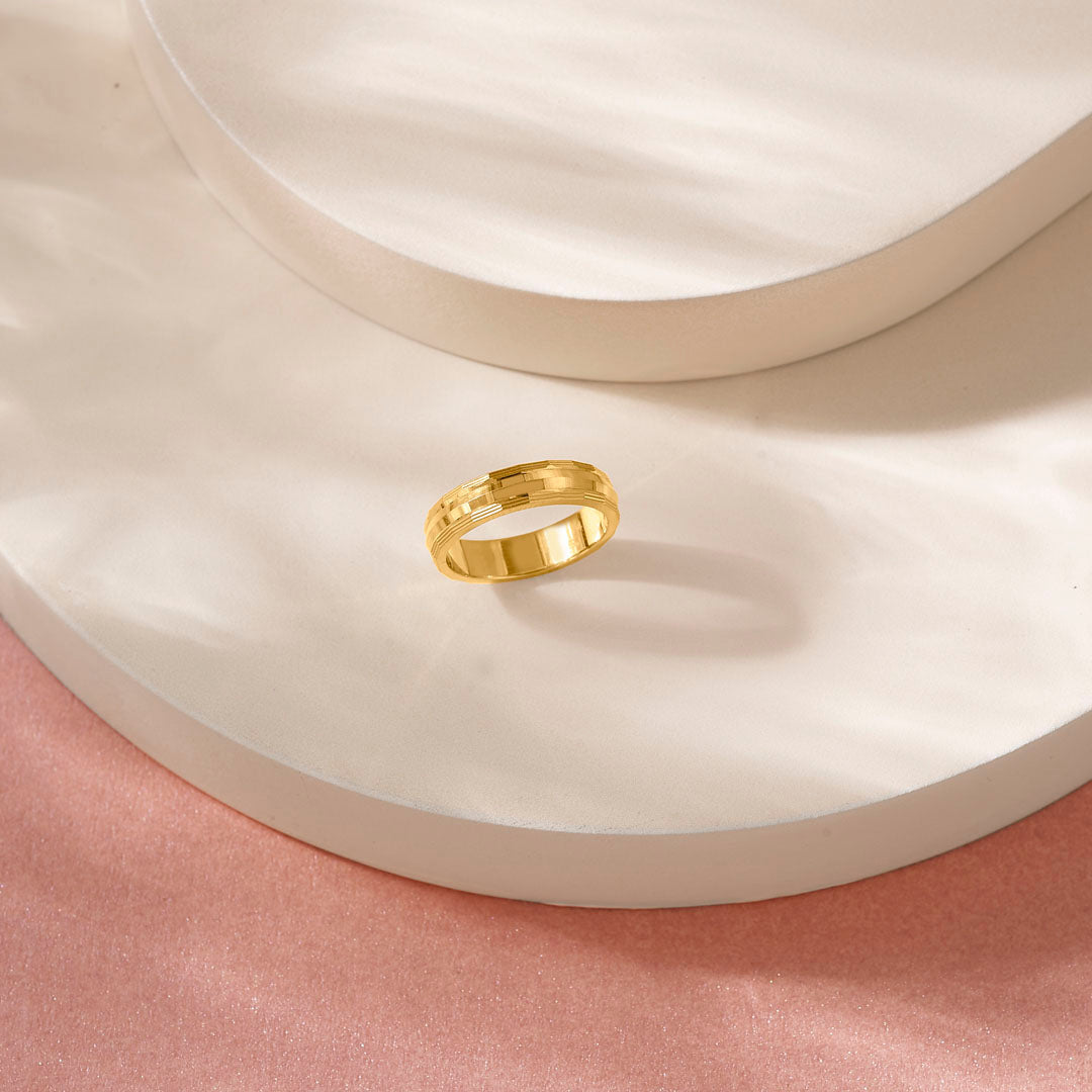 Sculpted Gold Women's Ring