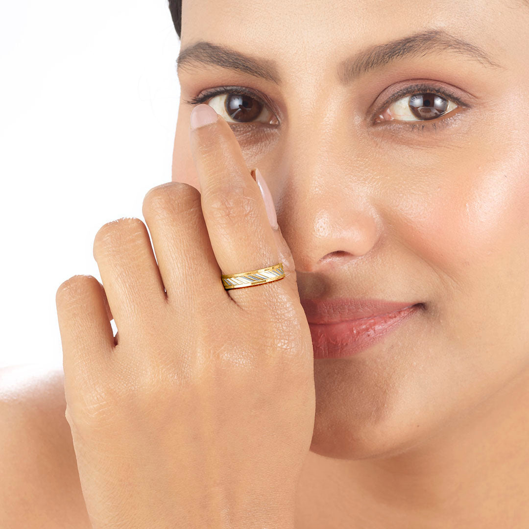 Line Loop Women's Gold Ring
