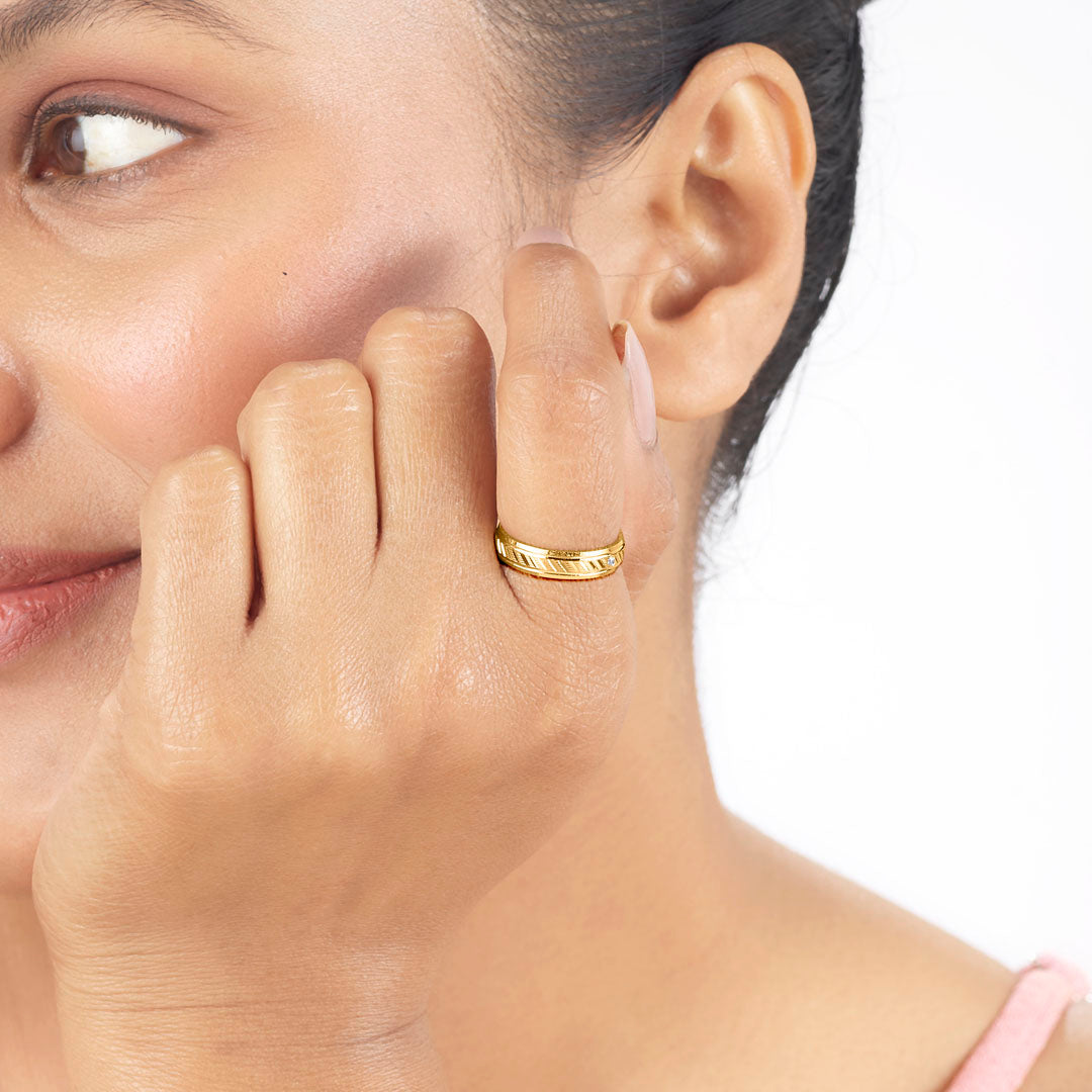 Chic Arc Women's Gold Ring