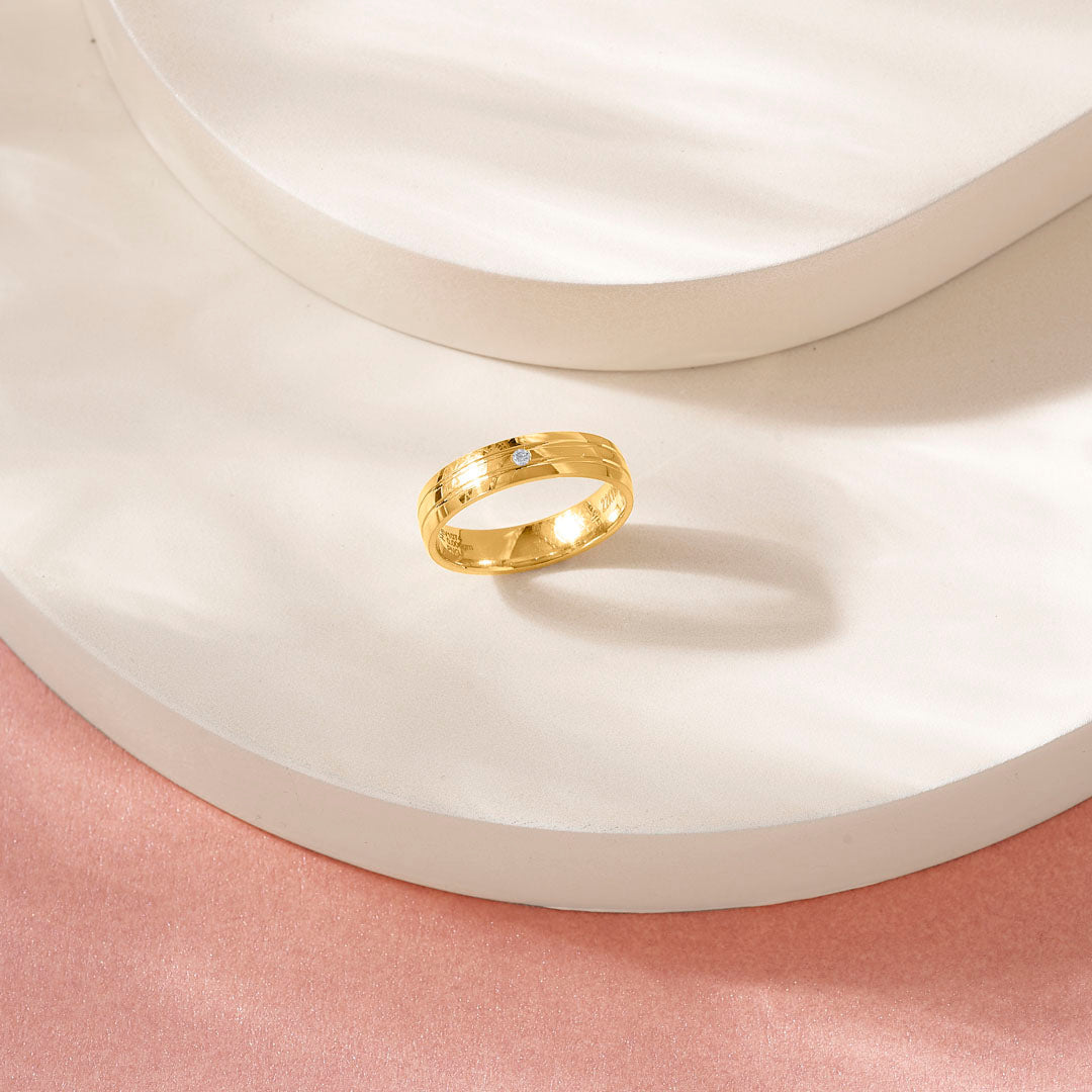 Glow On Women's Gold Ring