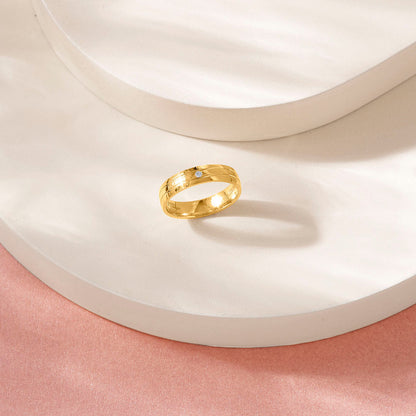 Glow On Women's Gold Ring