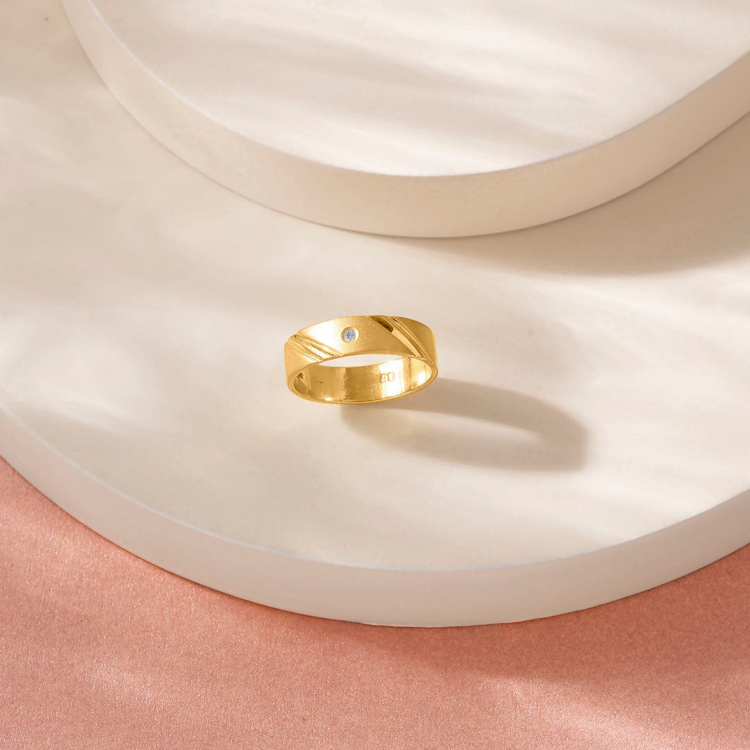 Angle Glow Women's Gold Ring