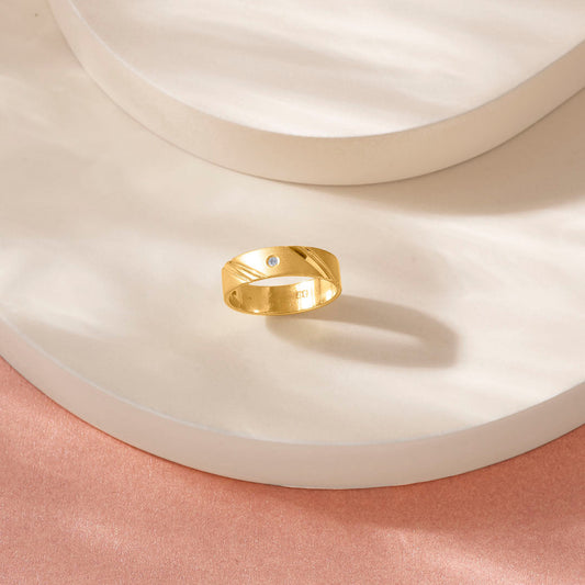 Angle Glow Women's Gold Ring