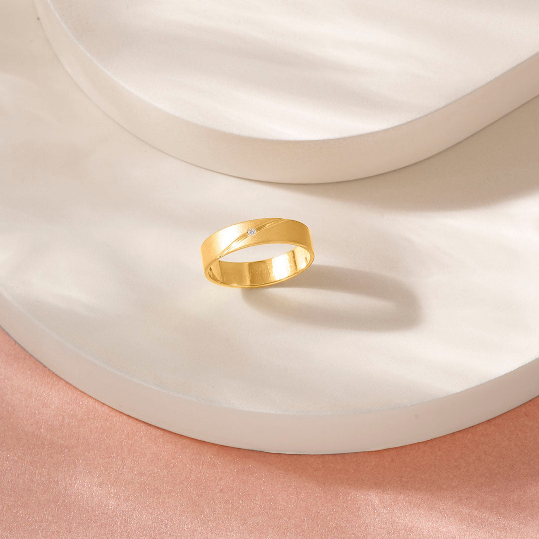 Star Trail Women's Gold Ring