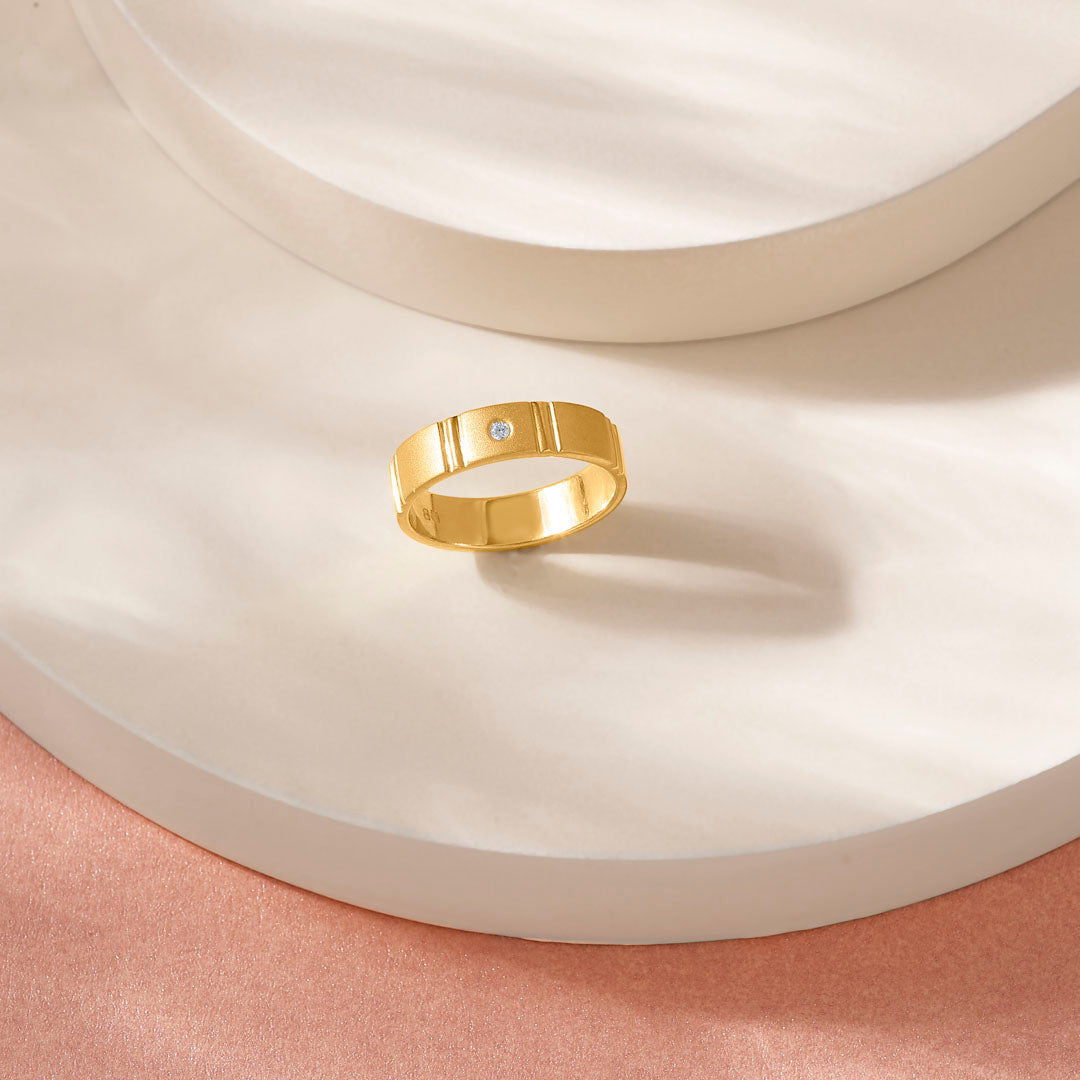 Edge Glow Women's Gold Ring