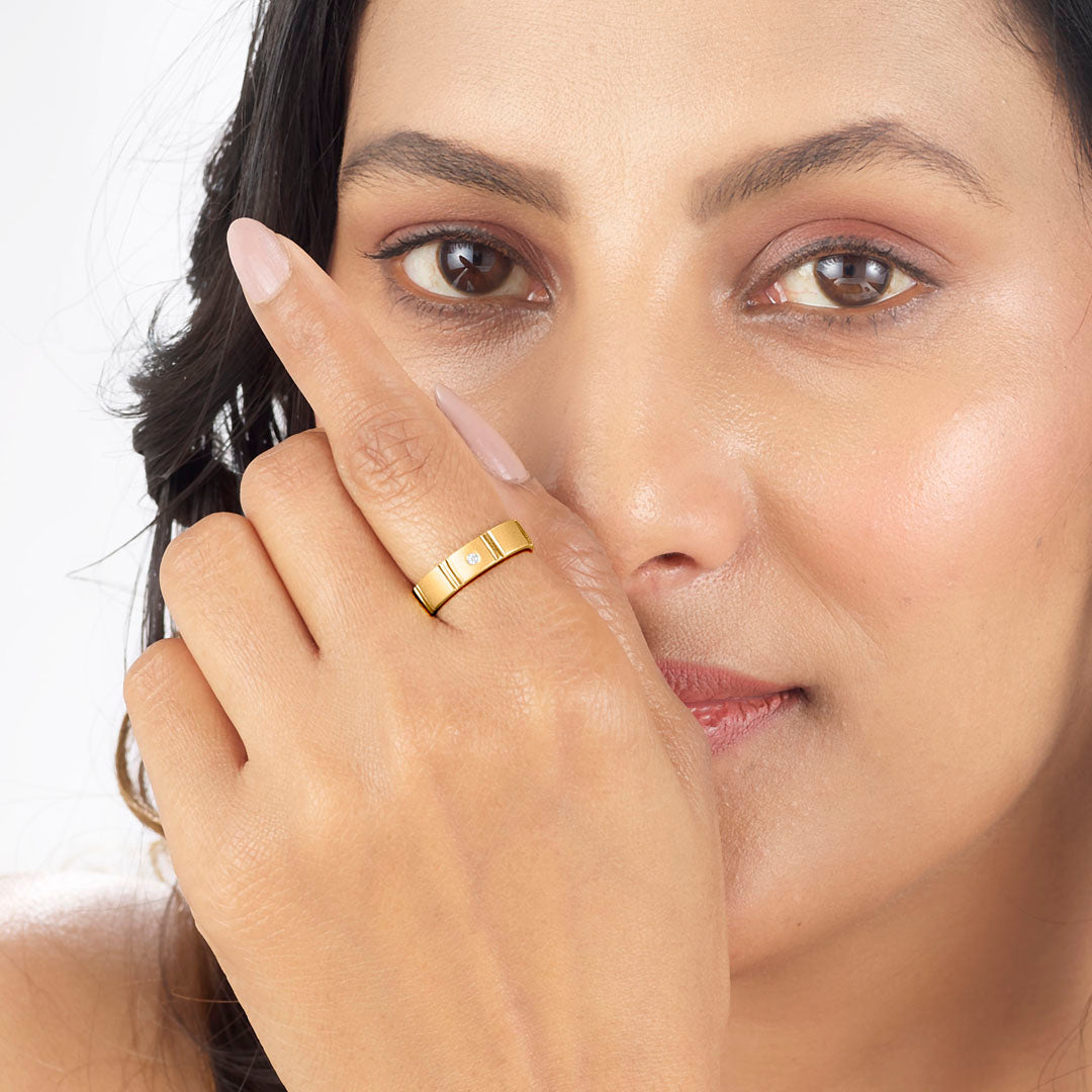 Edge Glow Women's Gold Ring