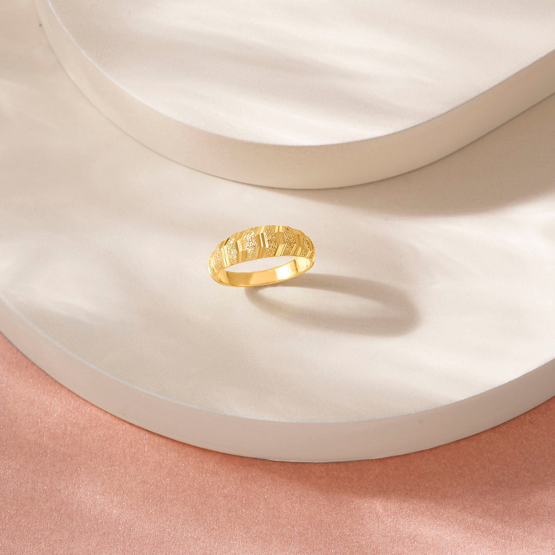 Icon Luxe Women's Gold Ring