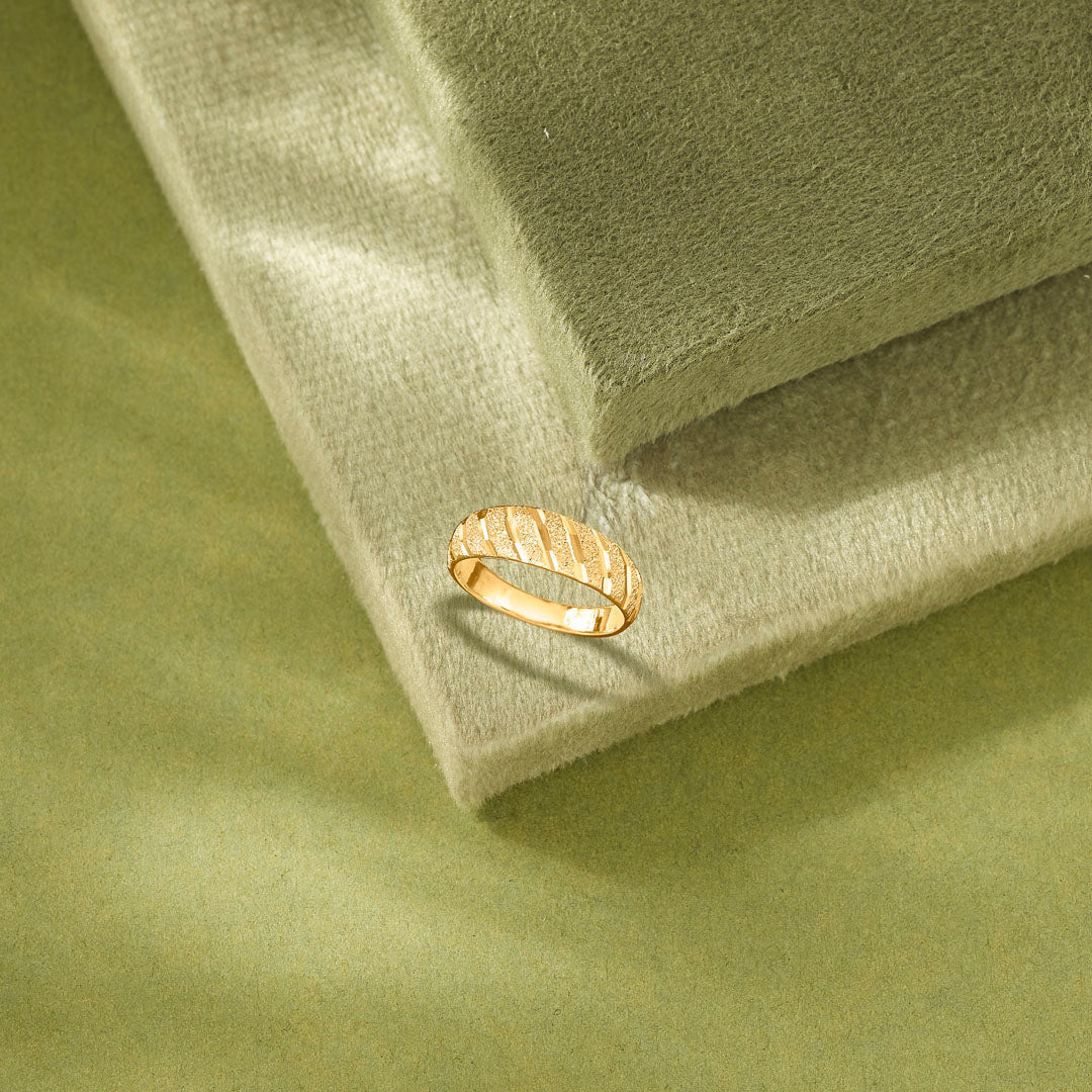 Gleam Lines Women's Gold Ring