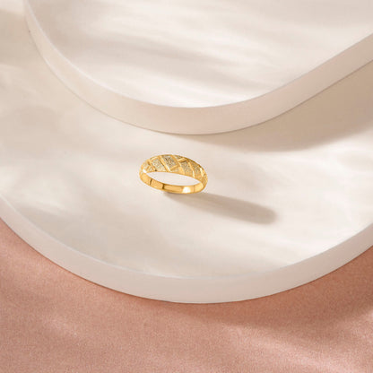 Angled Glow Women's Gold Ring