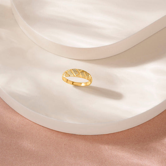 Angled Glow Women's Gold Ring