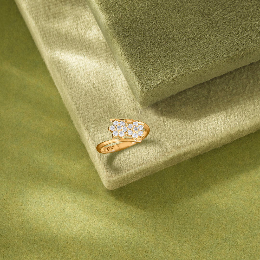 Bloom Twist Women's Gold Ring