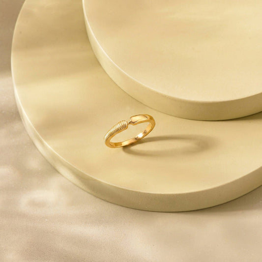 Glow Link Gold Casual Ring for Women