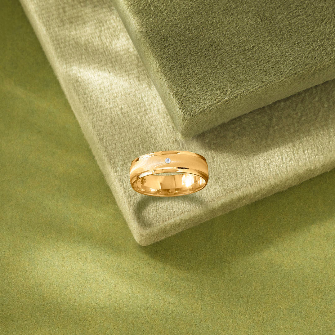 Velvet Finish Men's Gold Ring