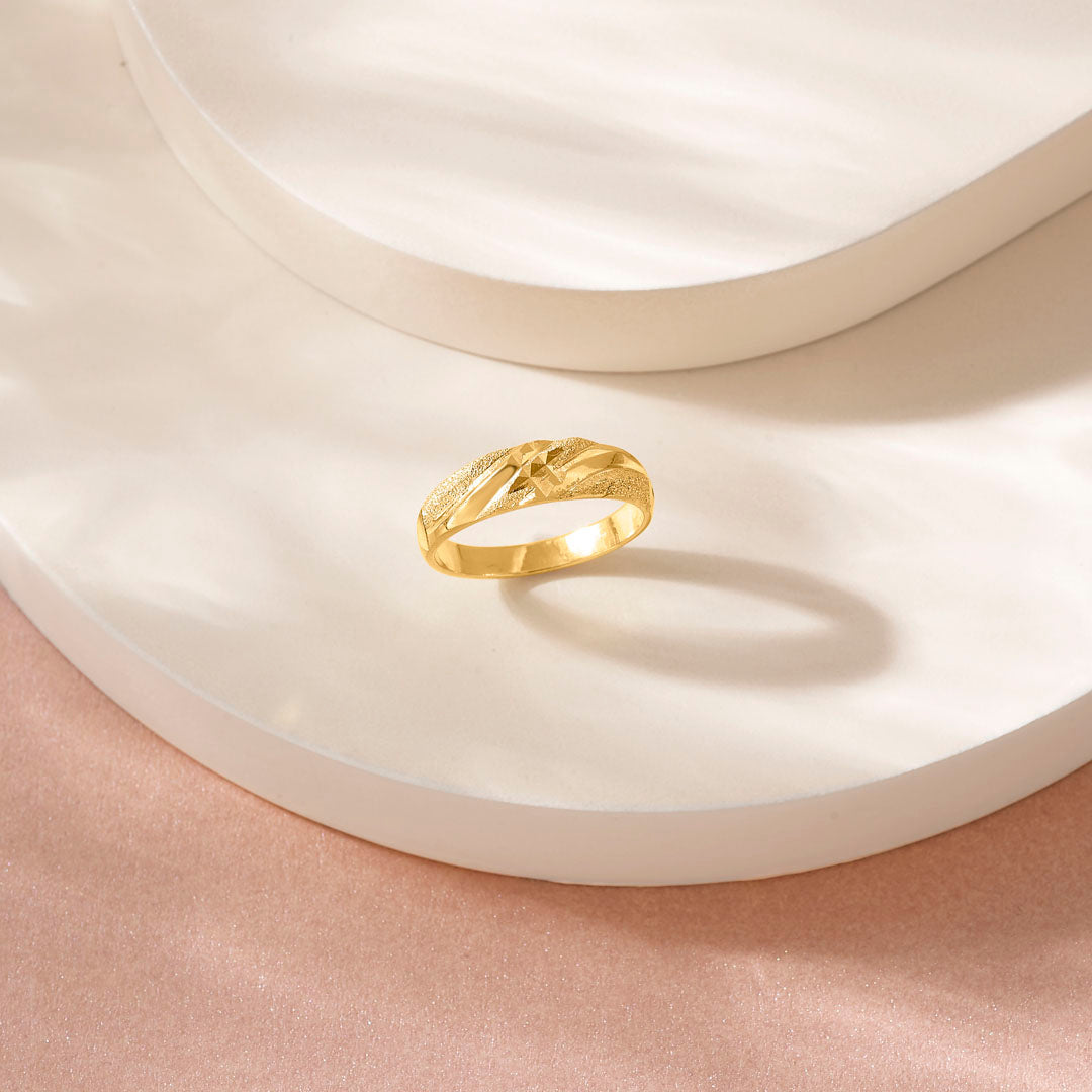 Stripe Texture Men's Gold Ring