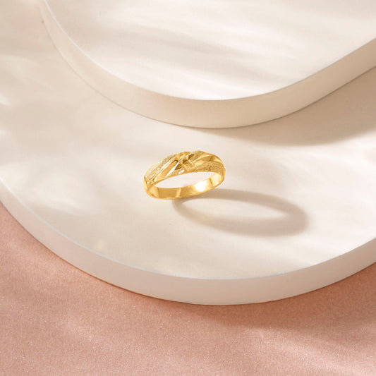 Stripe Texture Men's Gold Ring