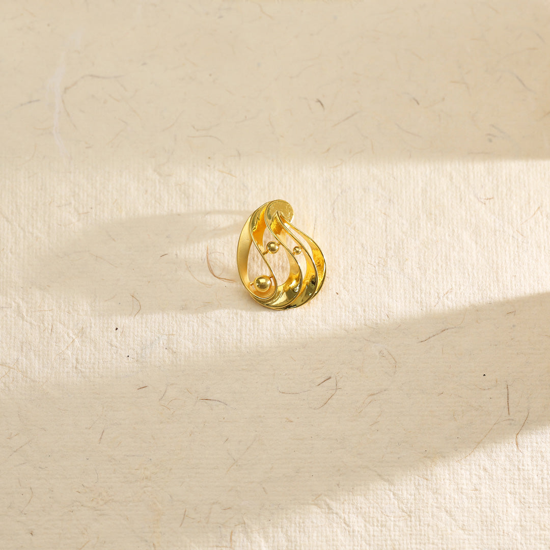 Glow Twist Gold Classic Pendant for Women