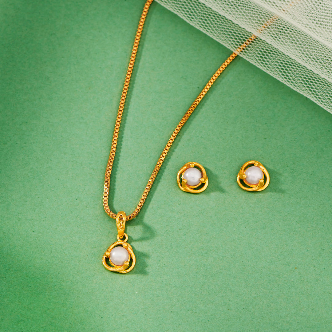 Pearl Blossom Gold Pendant Set for Women