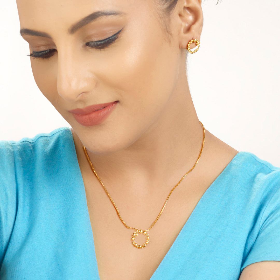 Regal Beads Gold Pendant Set for Women