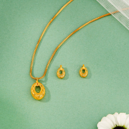 Lace Glow Gold Pendant Set for Women