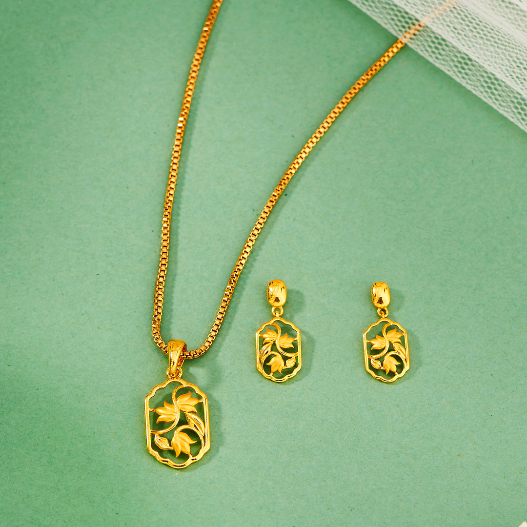 Leaf Canopy Gold Pendant Set for Women